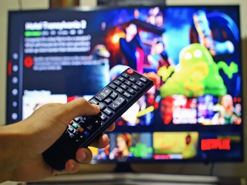 pointing remote at television